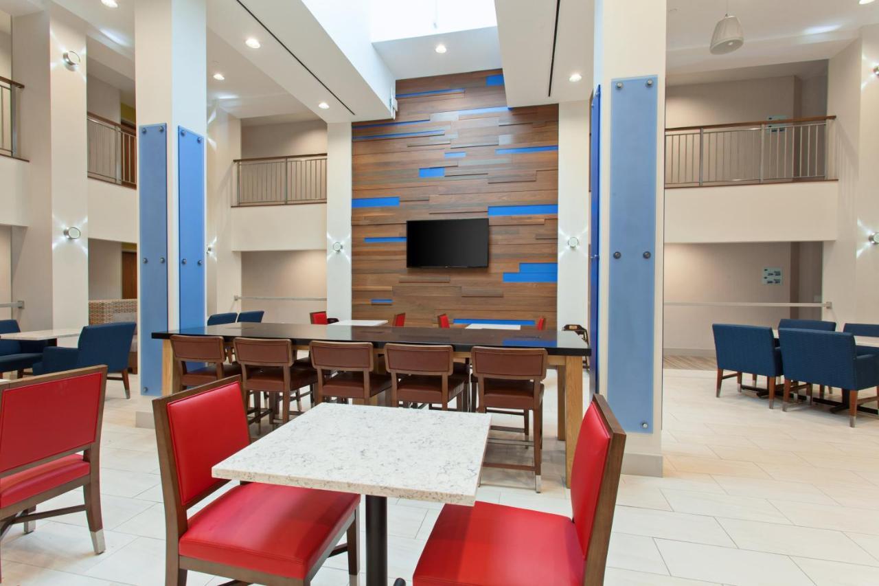 Express West Angeles By Ihg Hotel 3*
