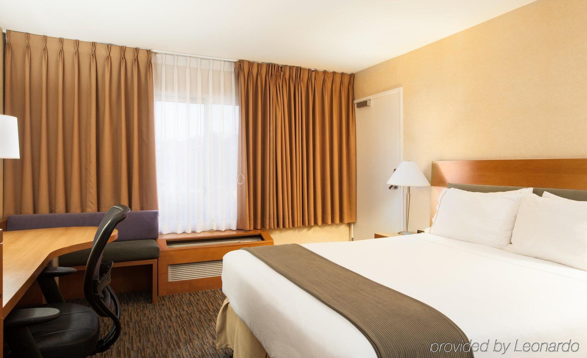 Express West Angeles By Ihg Hotel