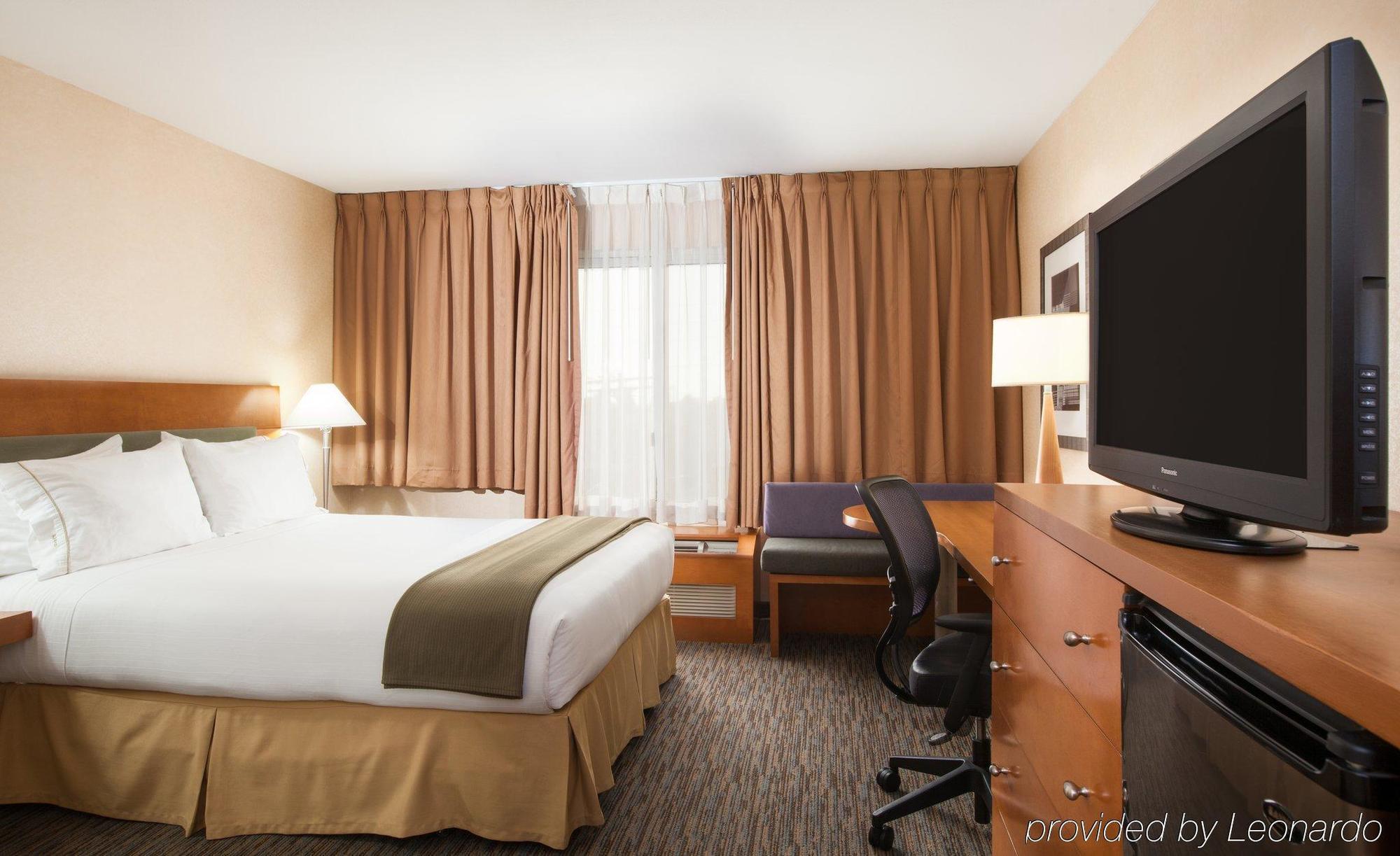 Express West Angeles By Ihg 3*