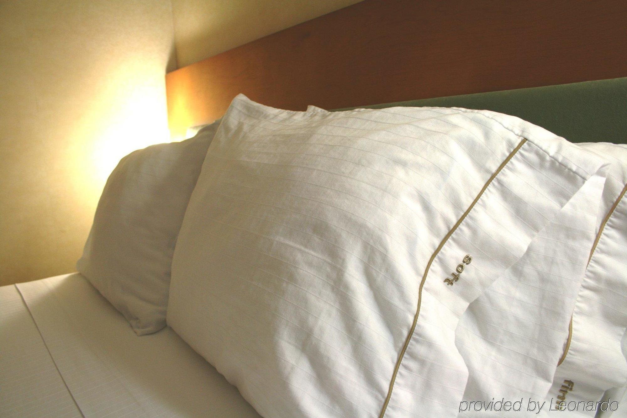 Express West Angeles By Ihg Los Angeles