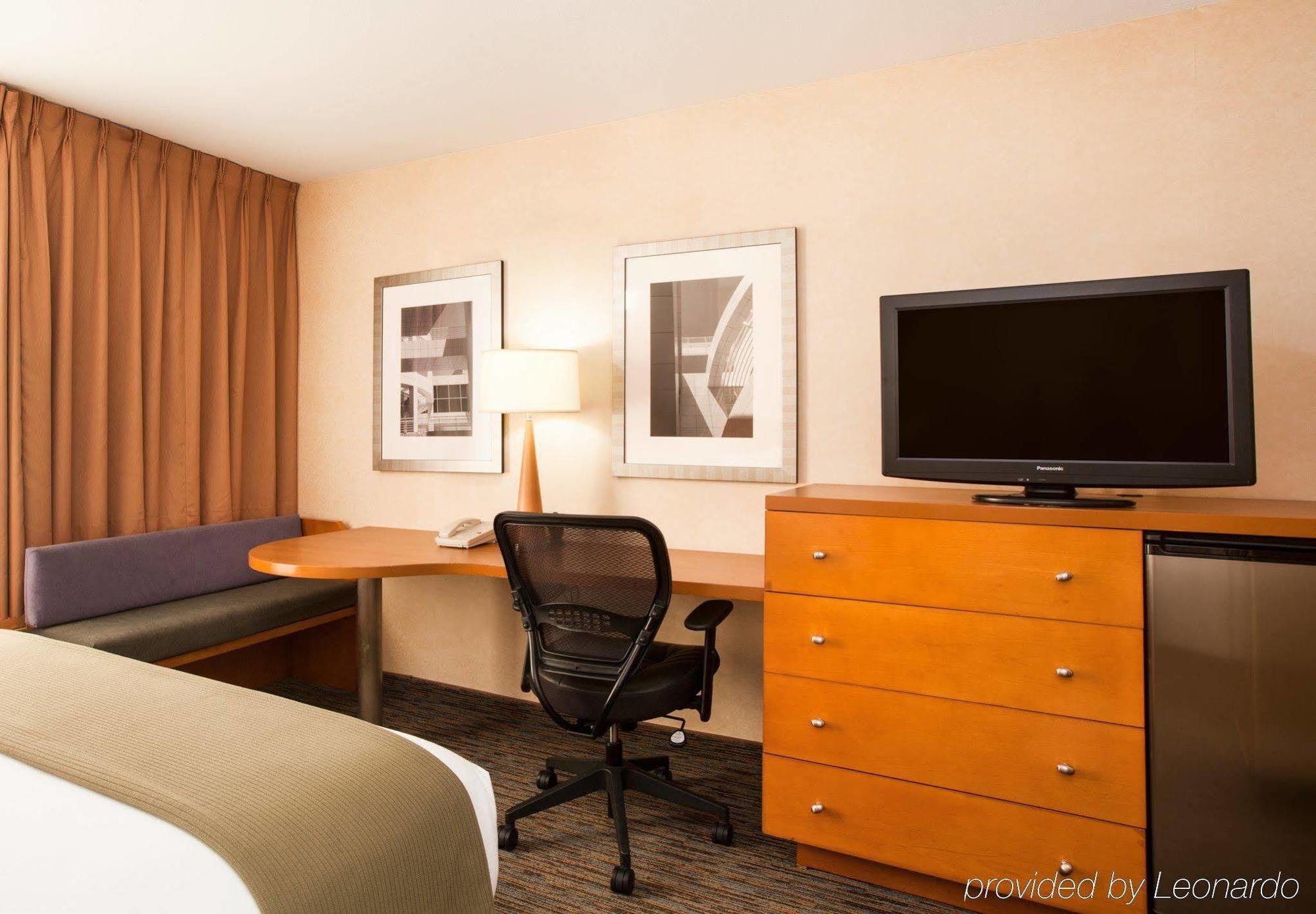 Express West Angeles By Ihg Los Angeles